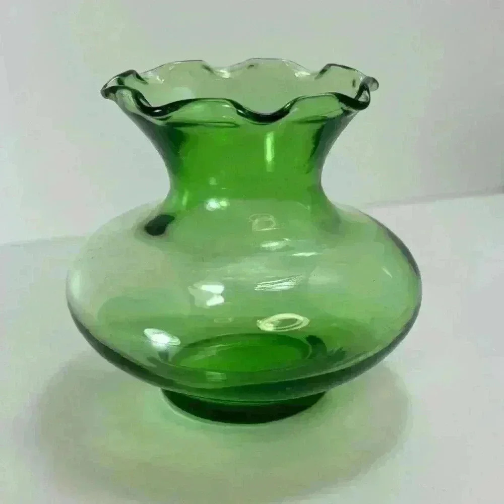 Vintage small green Anchor Hocking vase with ruffled edge